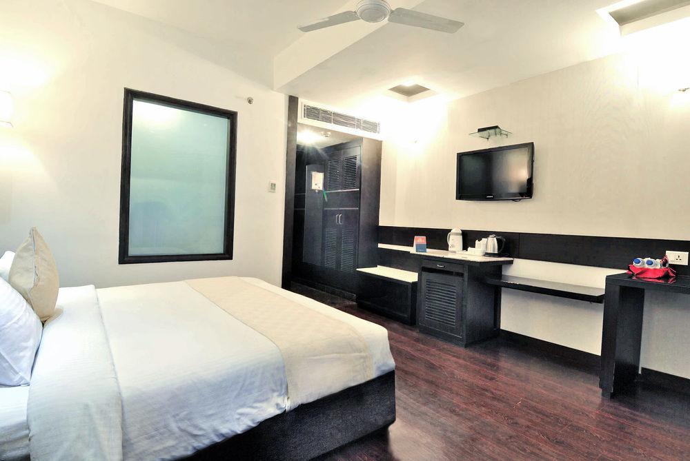 Hotel Oyster Чандигарх Экстерьер фото