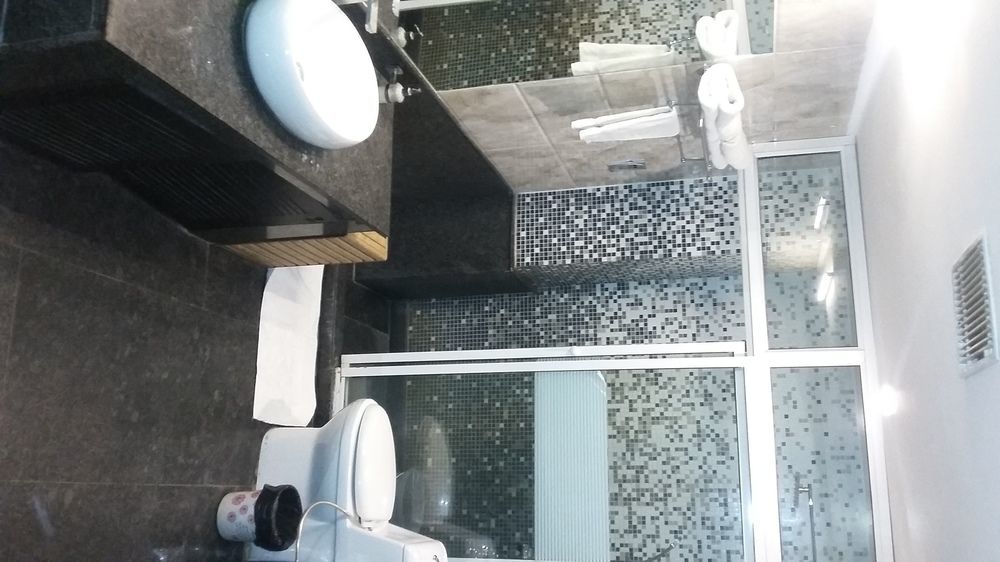 Hotel Oyster Чандигарх Экстерьер фото
